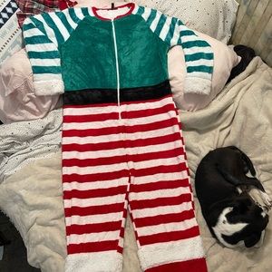 Elf onsie